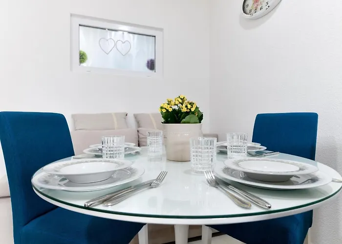 Diora Apartment *