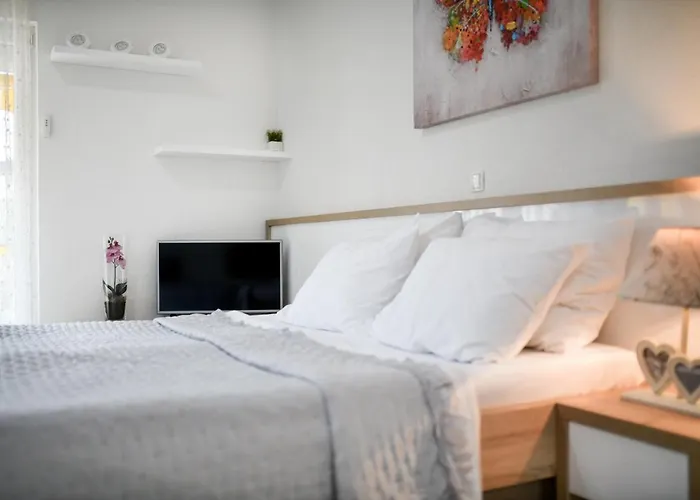 Diora Apartment *