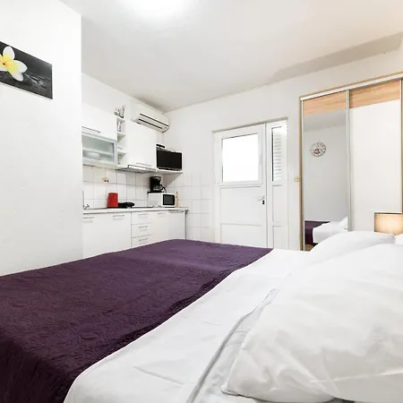 Diora Apartment