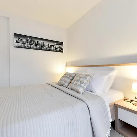 Diora Apartment