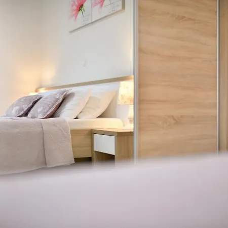 Diora Apartment