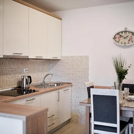 Apartment Diora *