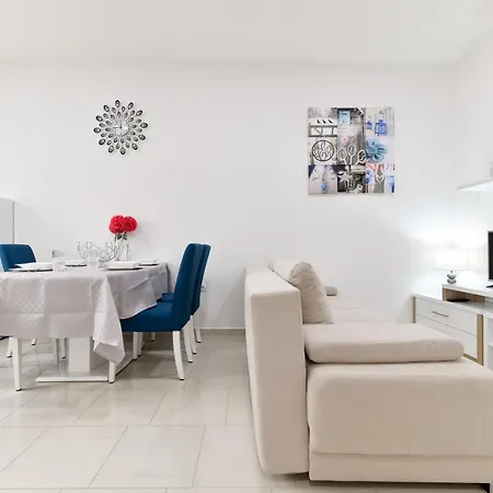 Diora Apartment Seline