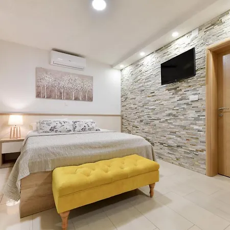 Diora Apartment Seline